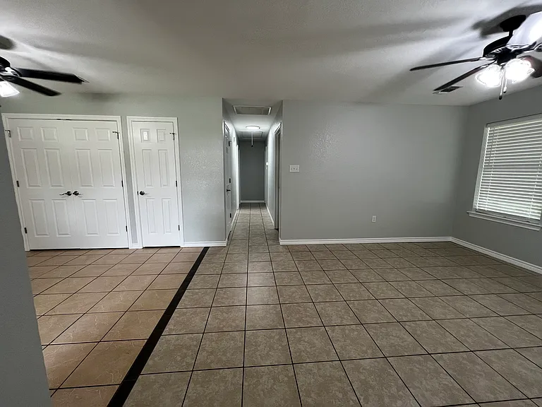 511 W Live Oak St #B — Photo 4