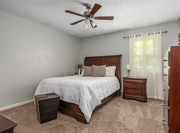4th image of 1018 S 21st Ct