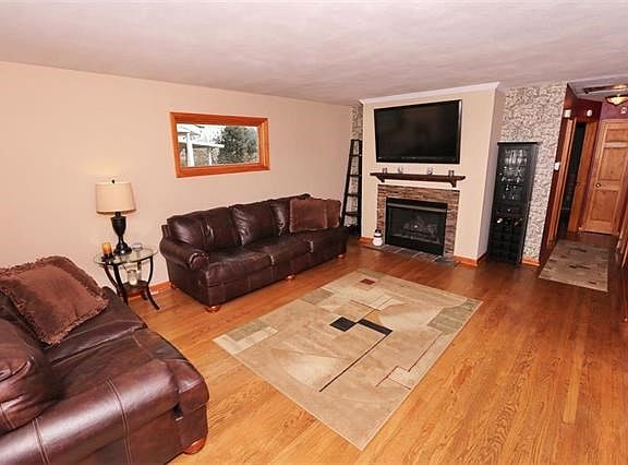 4th image of 640 Undercliff Dr