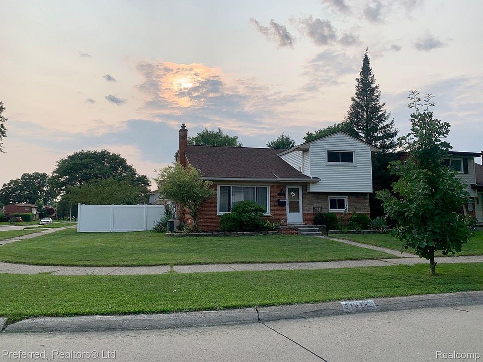 1st image of 31014 Mackenzie Dr