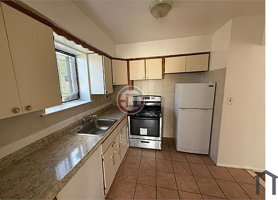 2nd image of 3635 Palmer Ave Floor 2