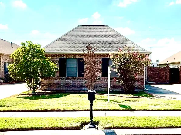 203 Pecanwood Dr, Lake Charles, LA 70605