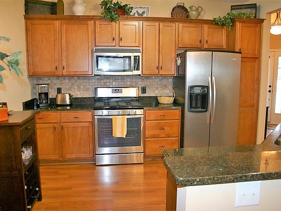 3rd image of 496 Hyannis Port Cir