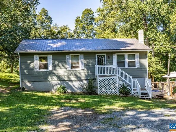 327 Village Rd, Shipman, VA 22971