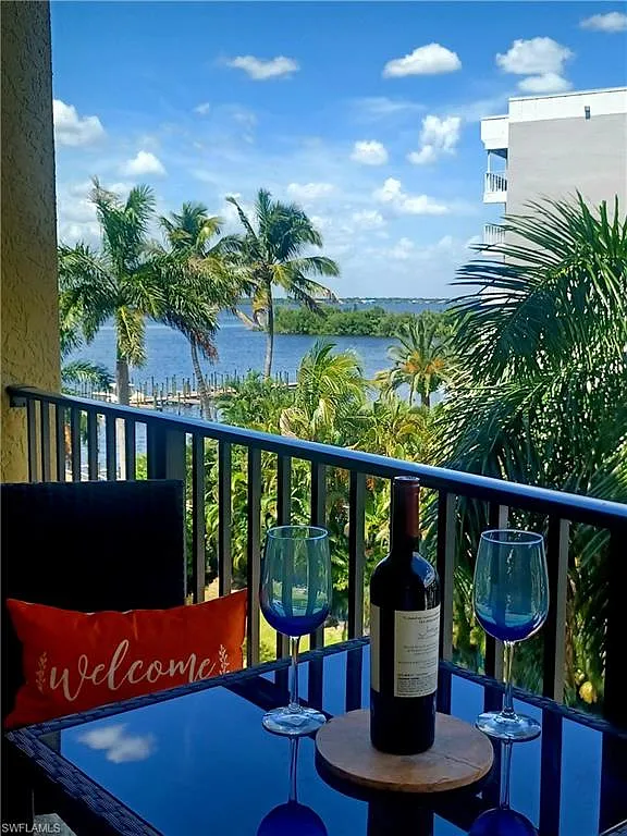 2825 Palm Beach Blvd — Photo 4