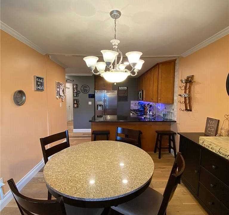 1st image of 163 Fairview Cir #33