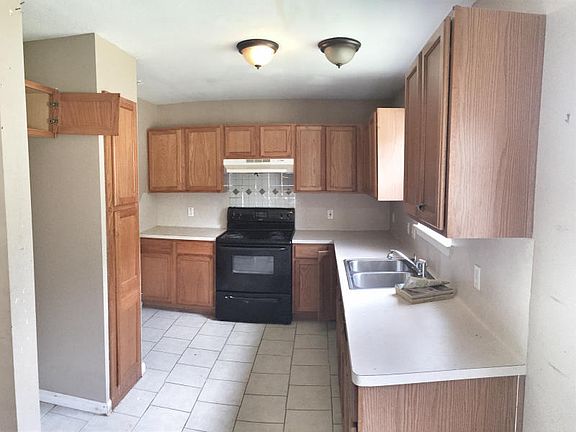 3rd image of 2913 Sokol Dr