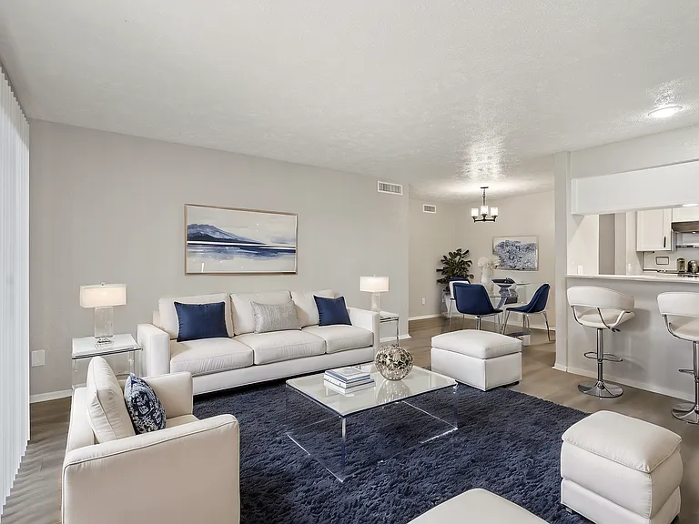 Regal Court Apartments — Photo 9