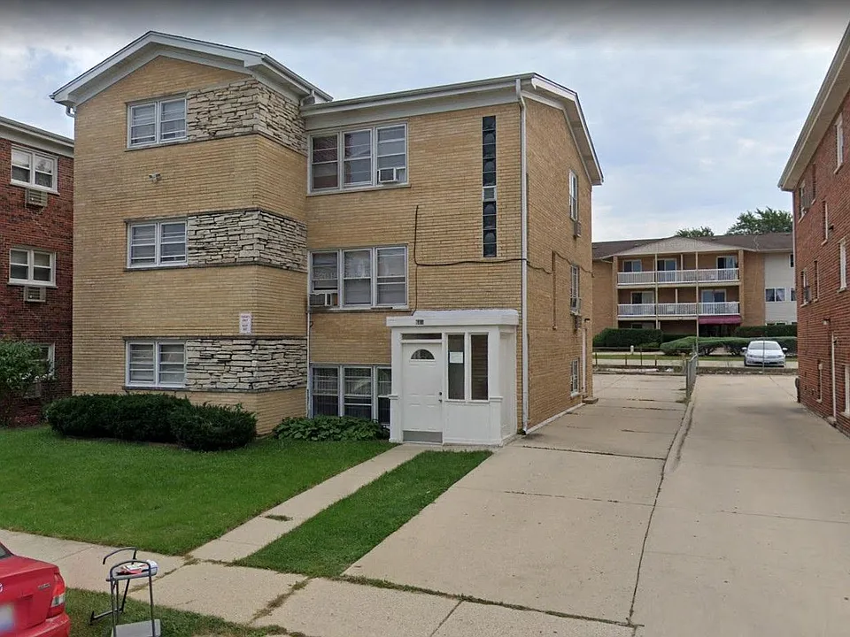 681 Beau Ct #2F