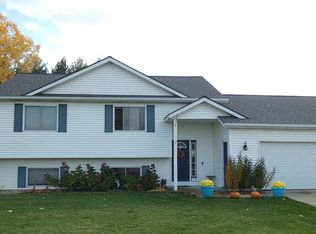 9270 Southwind Dr, Zeeland, MI 49464