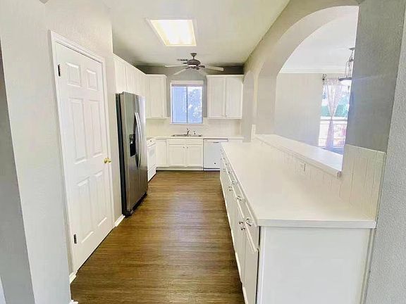 5th image of 1704 Clay Ln