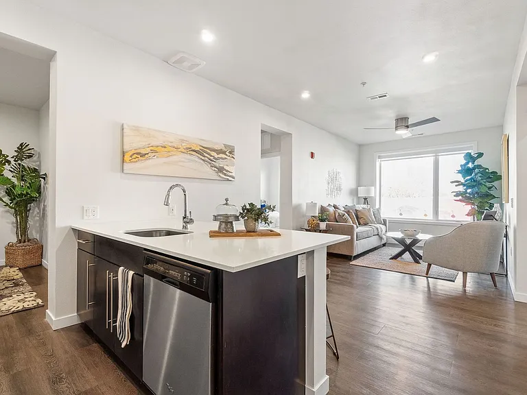 Mile High Apartments at Sloan's Lake — Photo 65
