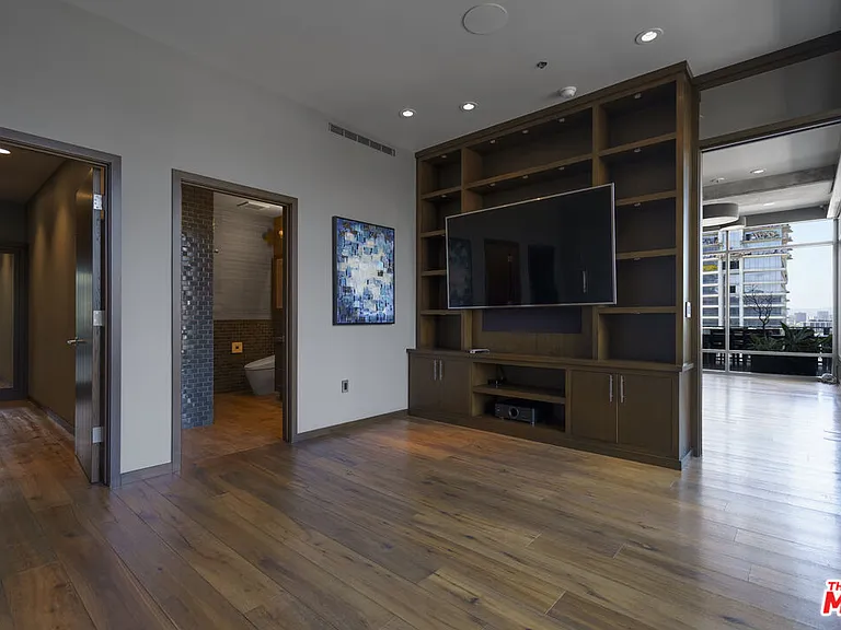 1100 S Hope St #1714 — Photo 20