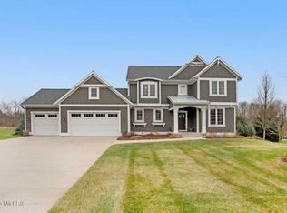 8728 Olde Meadow Dr NE, Rockford, MI 49341