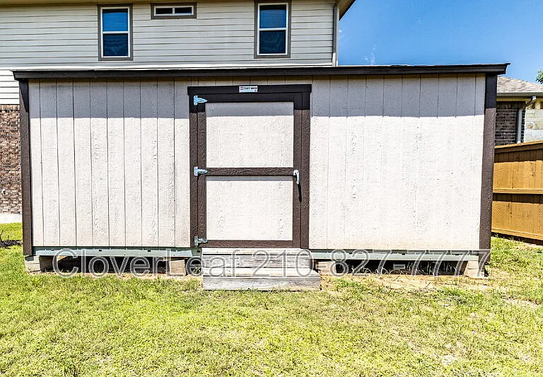 908 Sussex Cv — Photo 45