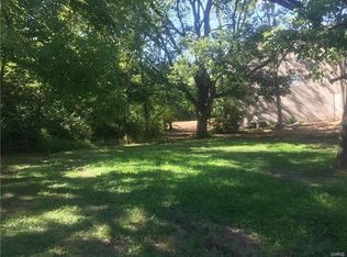 129 Maple Dr, Fenton, MO