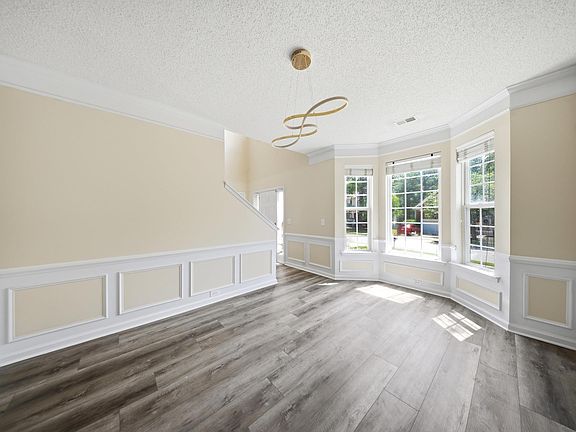 3rd image of 107 Water Hickory Way