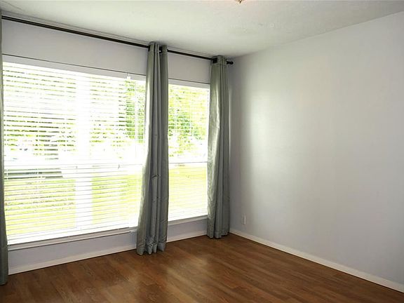 5th image of 11714 Meadow Trail Ln