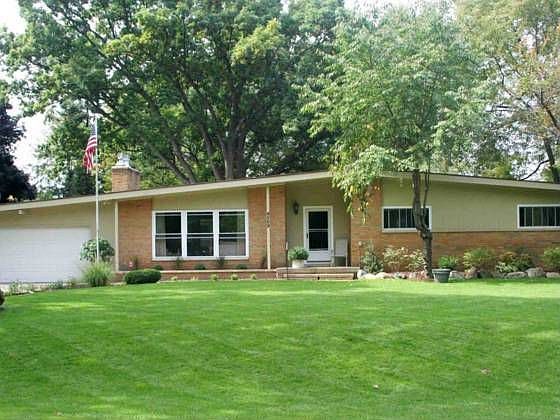 1st image of 4569 Oakwood Dr