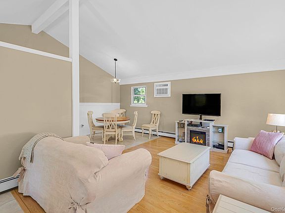 4th image of 46 Longfellow Drive