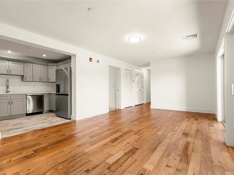 245 E Main St #1 — Photo 16