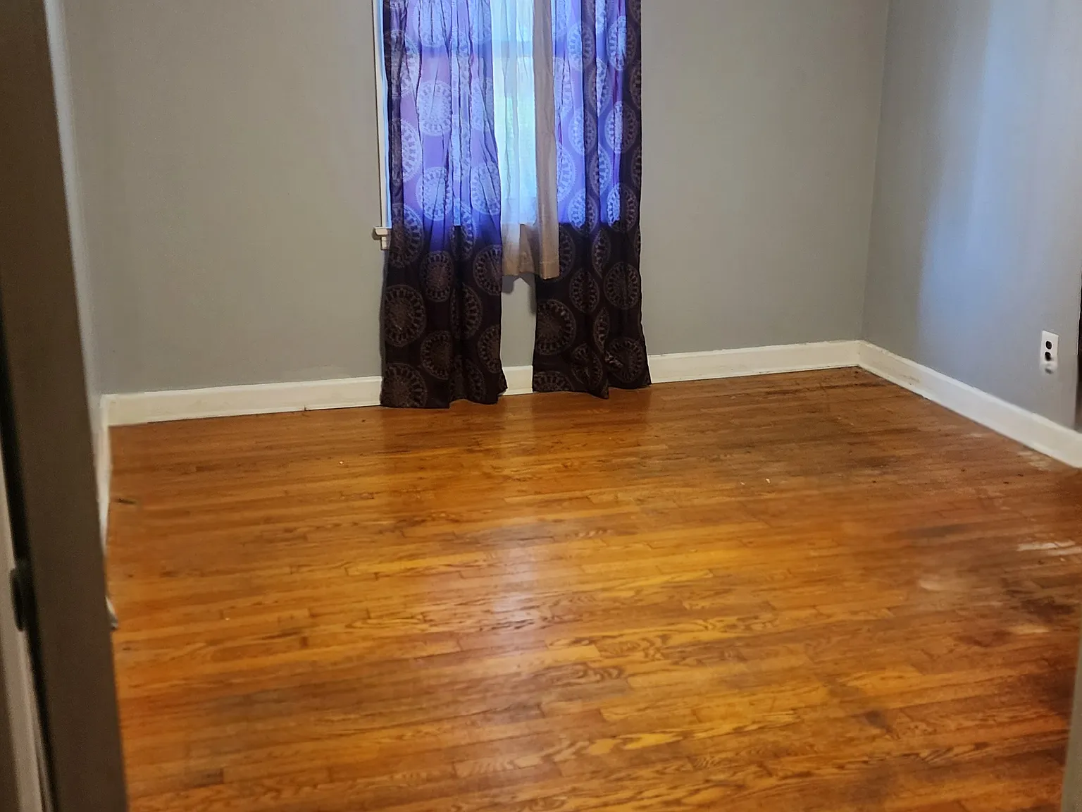 3 bed, 936 sqft, $1,300 — Photo 3