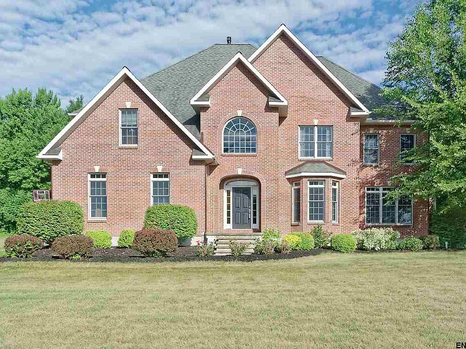 1st image of 12 Riverwind Dr