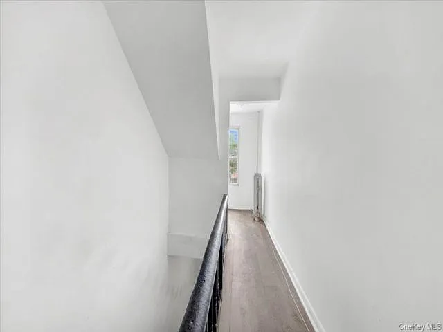 1 bed, 1.0 bath, 700 sqft, $2,734 — Photo 3