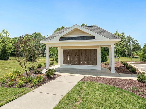 3rd image of 144 Mystwood Hollow Cir