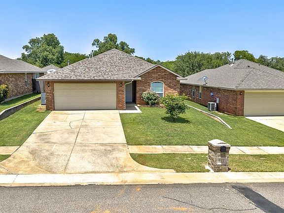 3rd image of 121 Tecumseh Meadows Dr