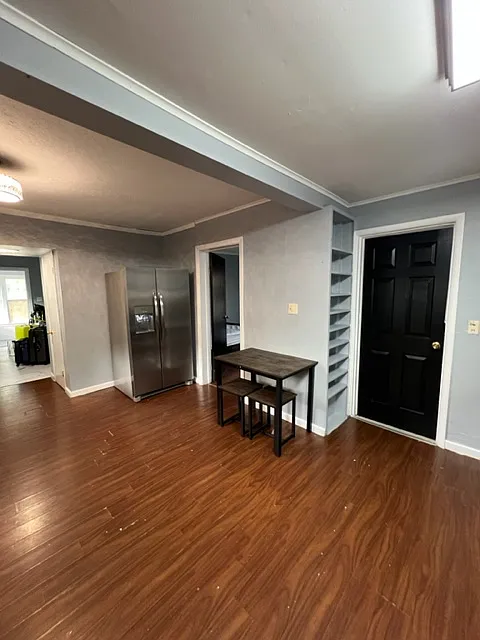 1112 East Colvin Street - Rm 1 — Photo 3