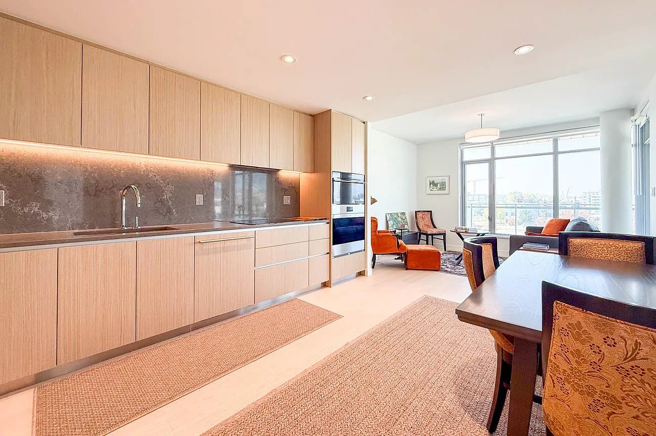 1 bed, 805 sqft, $3,300 — Photo 3