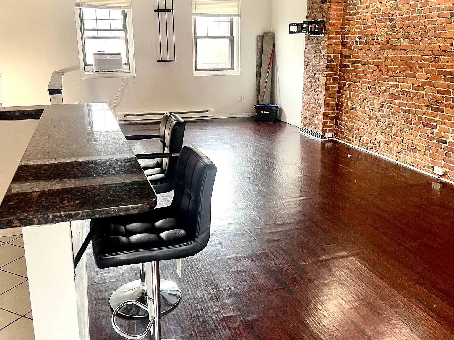 3 bed, 1.5 bath, 1300 sqft, $2,900 — Photo 4