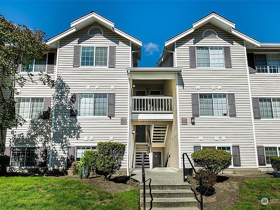 4th image of 19230 Forest Park Drive NE #H326