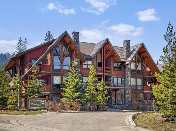 2100 A SW Stewart Creek Dr #302, Canmore, AB T1W 0G3