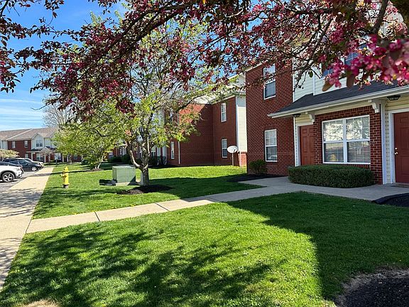 5th image of 6012 Castleford Dr