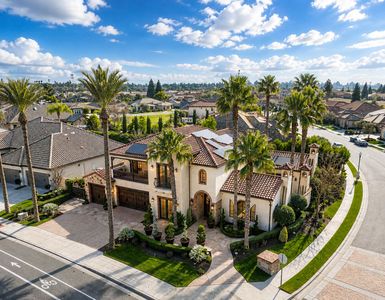 1639 E Clubhouse Dr, Fresno, CA, 93730