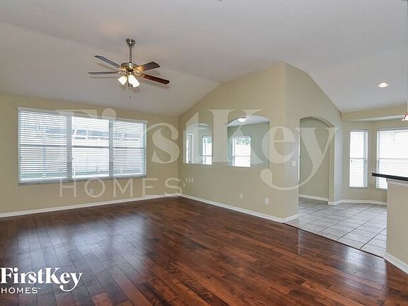 3rd image of 1827 Greystone Heights Dr