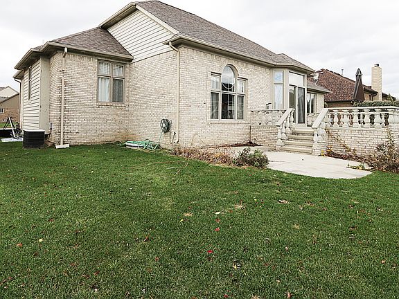 4th image of 53296 Forestglade Dr
