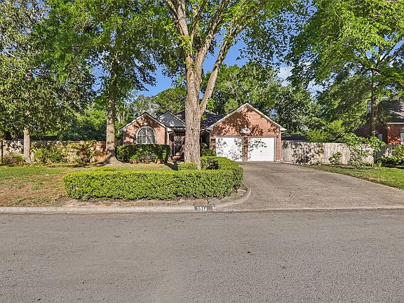 2nd image of 1014 N Rivershire Dr