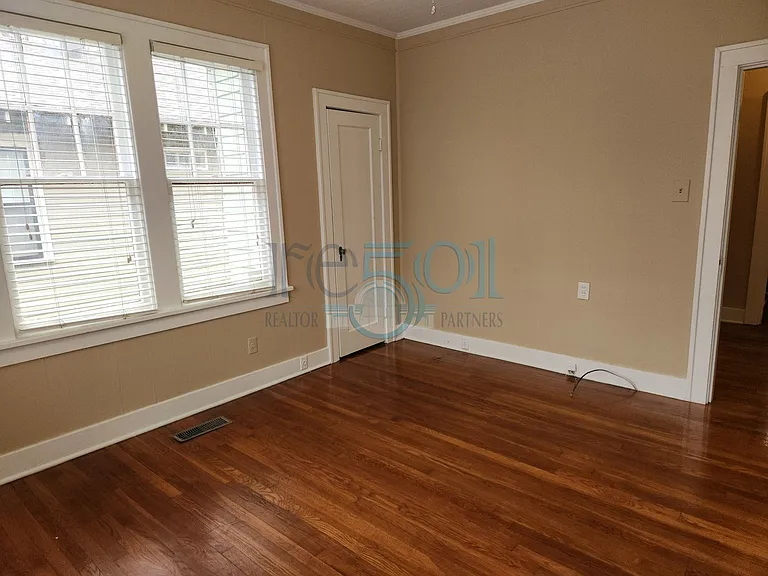119 N Monroe St — Photo 38