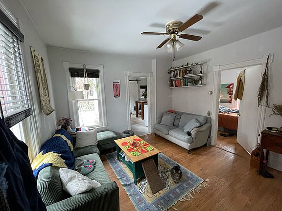 3rd image of 117 E Summit St APT 1
