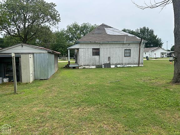 5th image of 811 Grove St