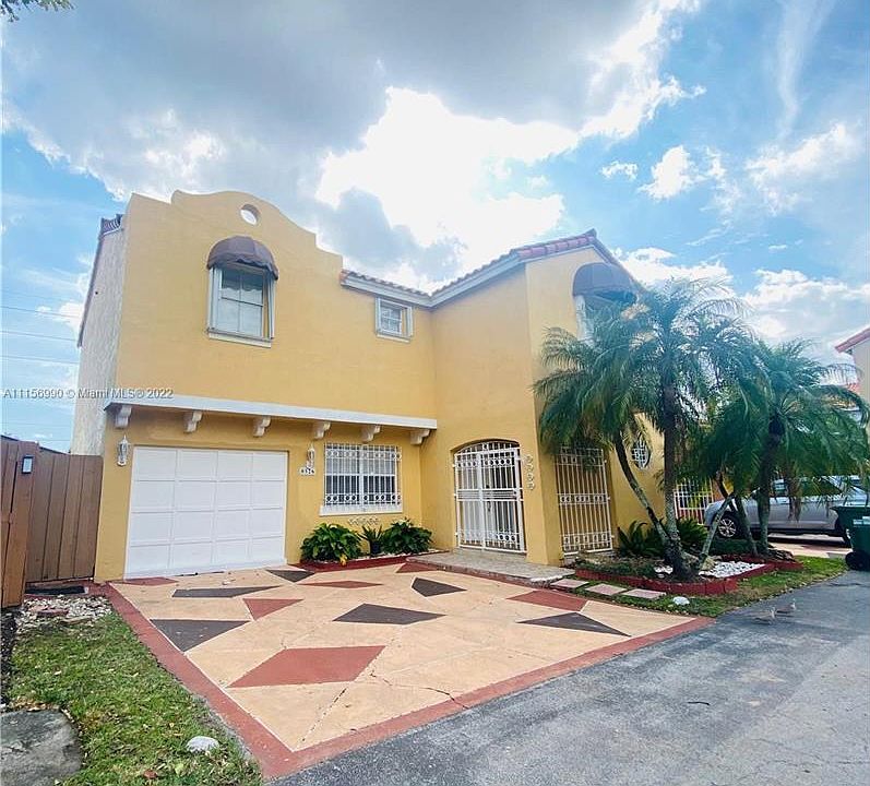 1st image of 8526 NW 1st Ter #8526