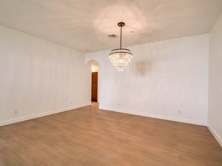 172 Manor Cir — Photo 17