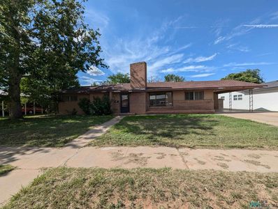 208 W Christopher Dr, Clovis, NM, 88101