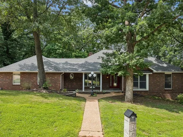 2792 Riebold Cir, Arnold, MO 63010
