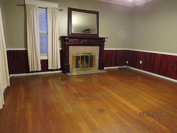2nd image of 405 Ivy St