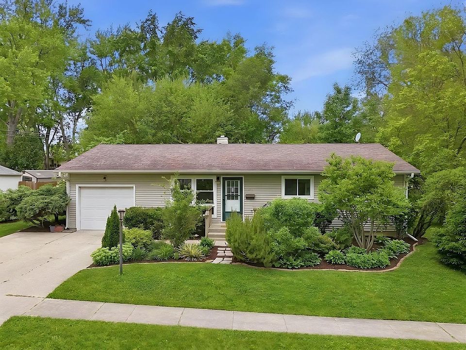 1st image of 324 Birchwood Ln