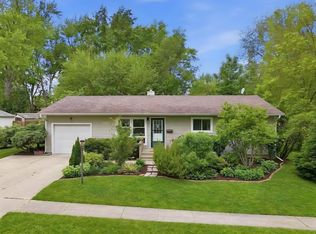 324 Birchwood Ln, Dekalb, IL 60115